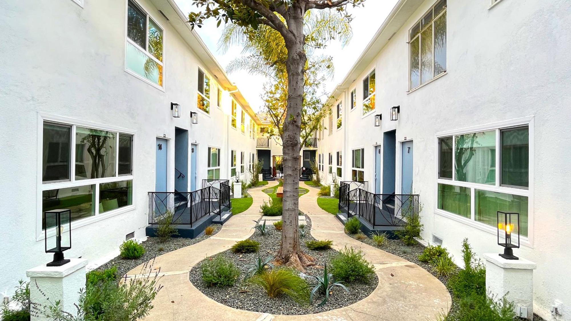 Hollywood/Thai Town Courtyard Apartment Los Angeles Bagian luar foto